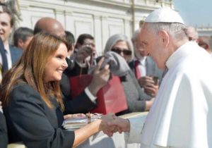 Shari Arison meets Pope Francis. (photo credit:COURTESY BANK HAPOALIM)